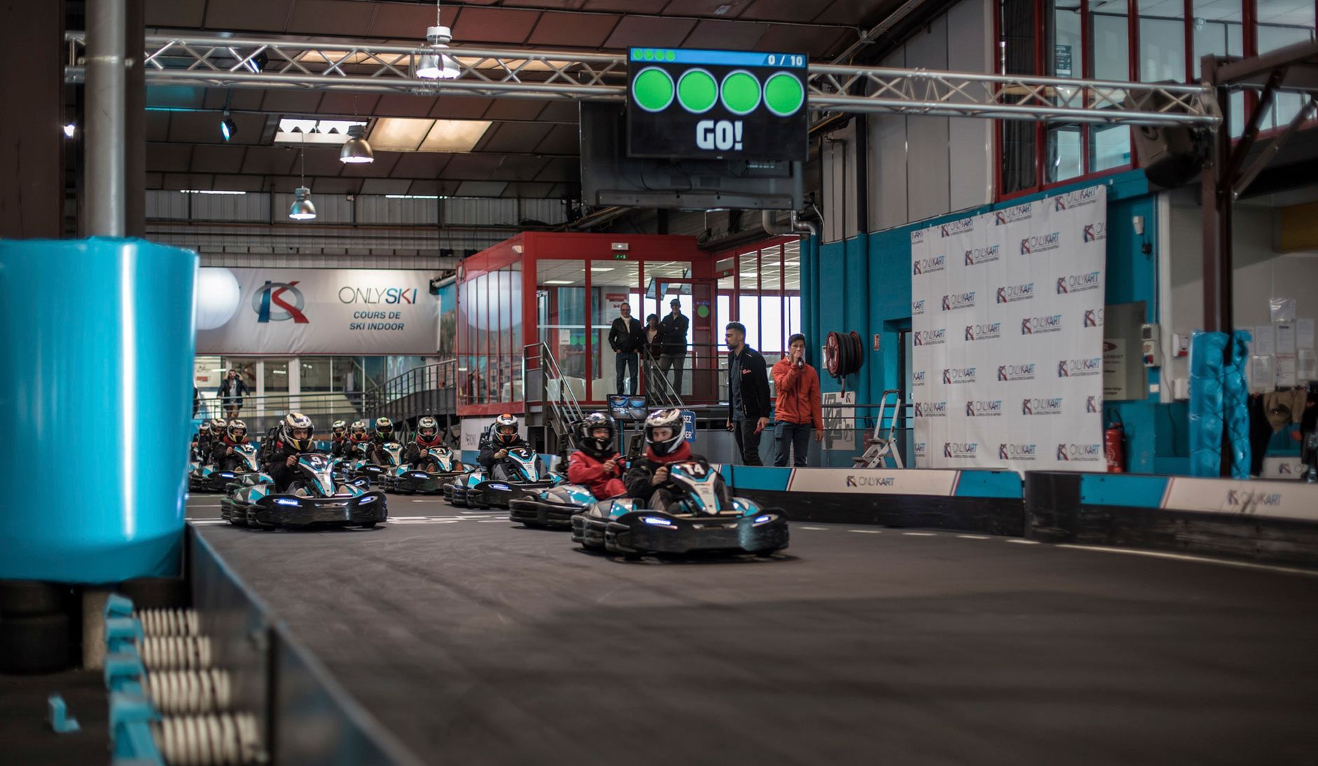 Karting Saint-Etienne Fast & Green : un circuit indoor électrique pensé pour tous — circuit de karting électrique intérieur