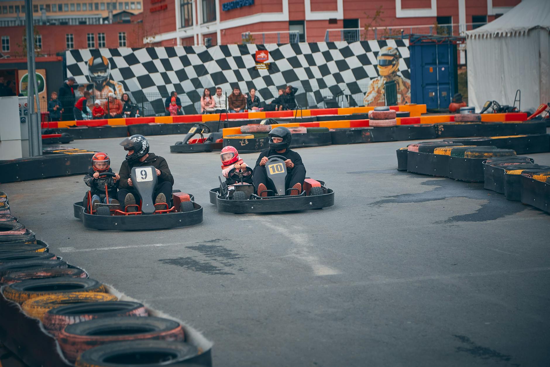 Karting Saint-Laurent-de-Mure tarifs, horaires et — piste de karting en extérieur