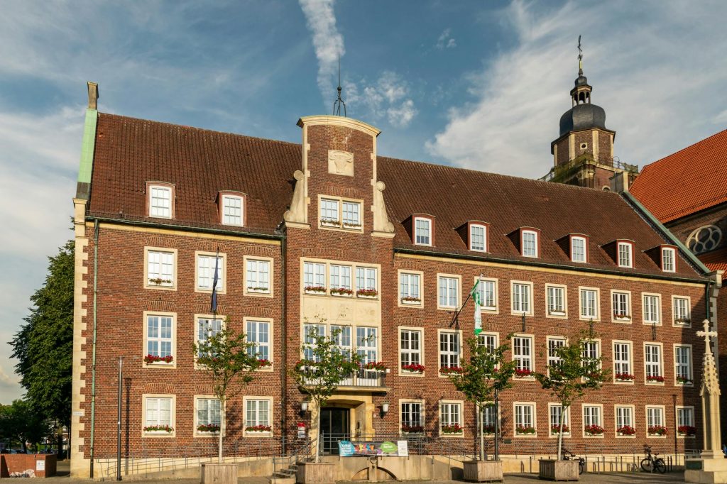 Maire d’Avranches rôle, contact et — mairie d'Avranches bâtiment