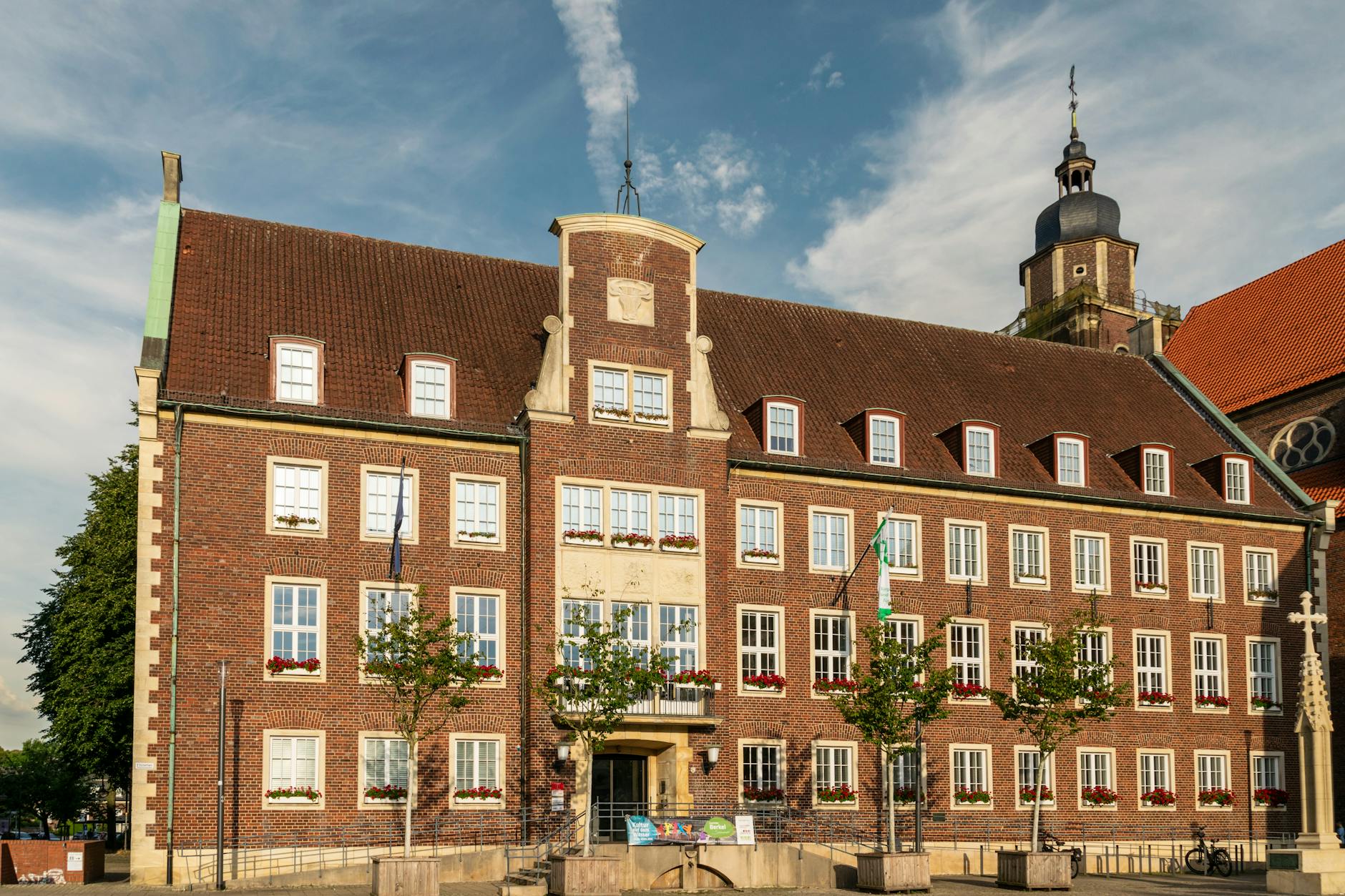 Maire d’Avranches rôle, contact et — mairie d'Avranches bâtiment