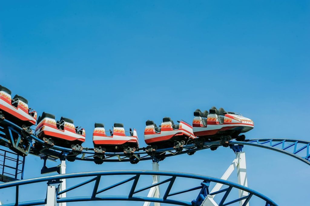 Parc Spirou attractions, tarifs et — parc d'attractions montagnes russes famille