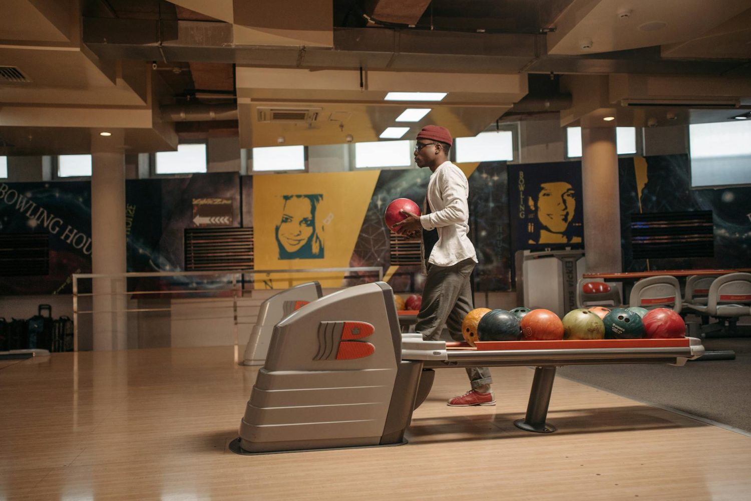 Bowling Pertuis : tarifs, horaires et réservation en un clin d’œil