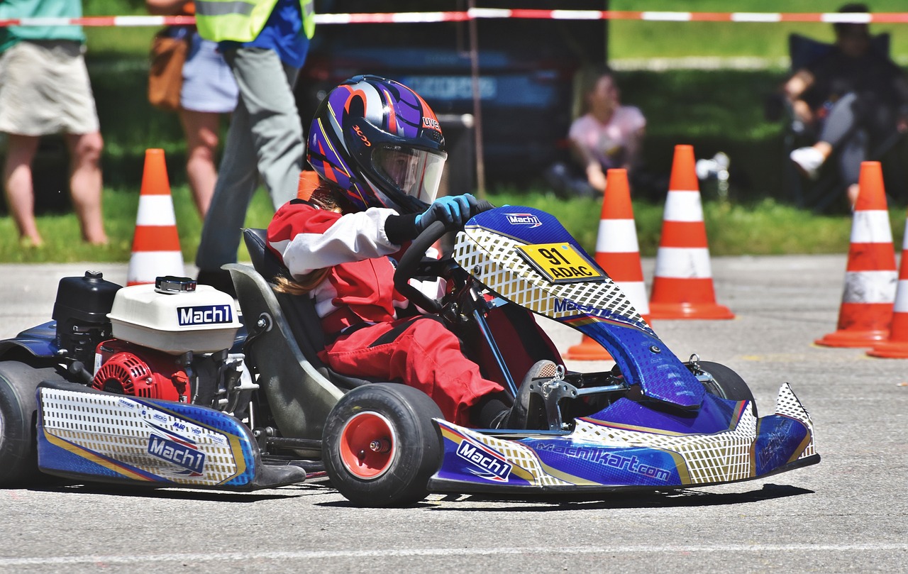 Kart neuf : choisir le bon modèle selon son niveau et ses envies — nouveau kart sur circuit de course