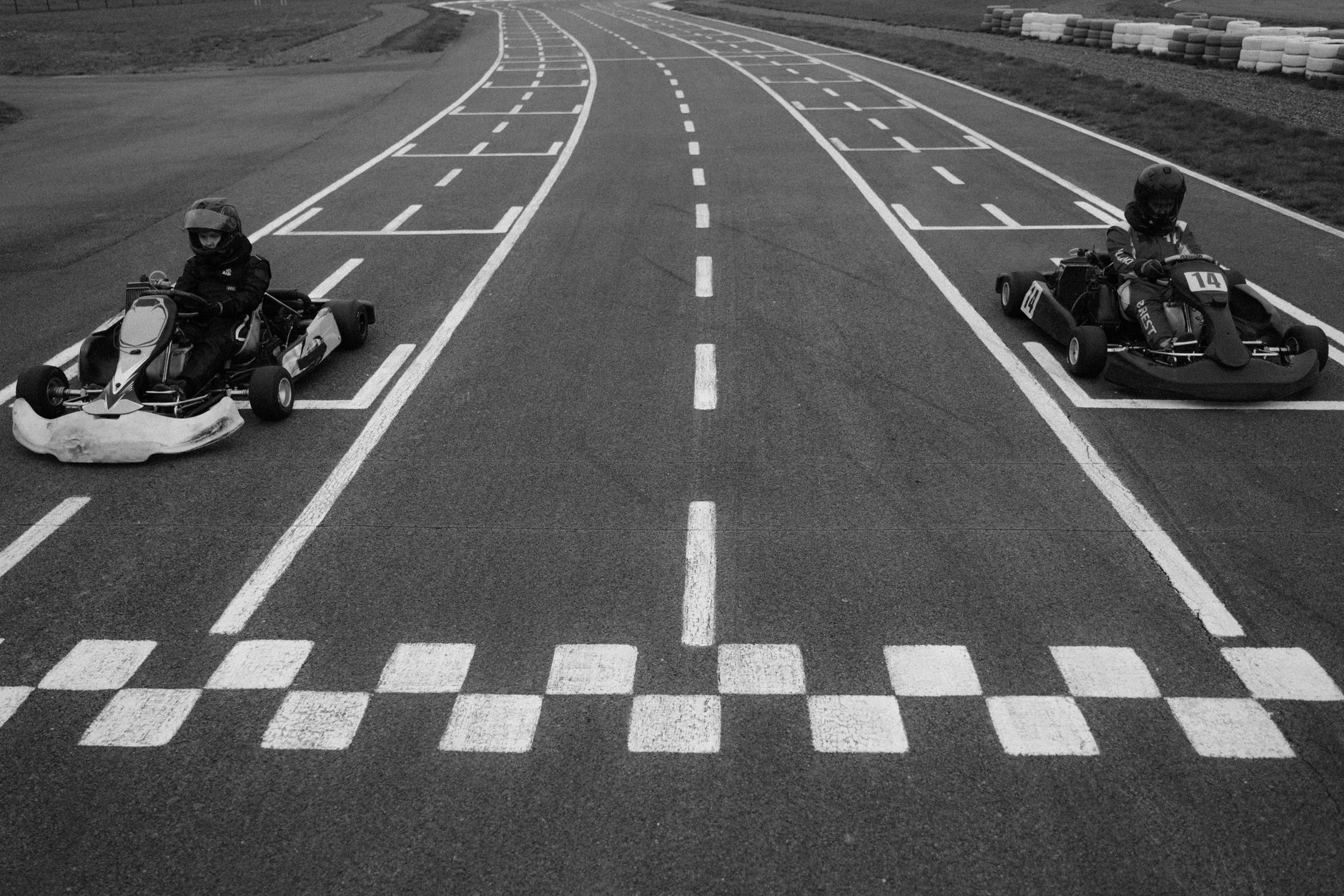 Karting discount : où dénicher pièces et accessoires sans casser sa tirelire ? — piste de karting en extérieur