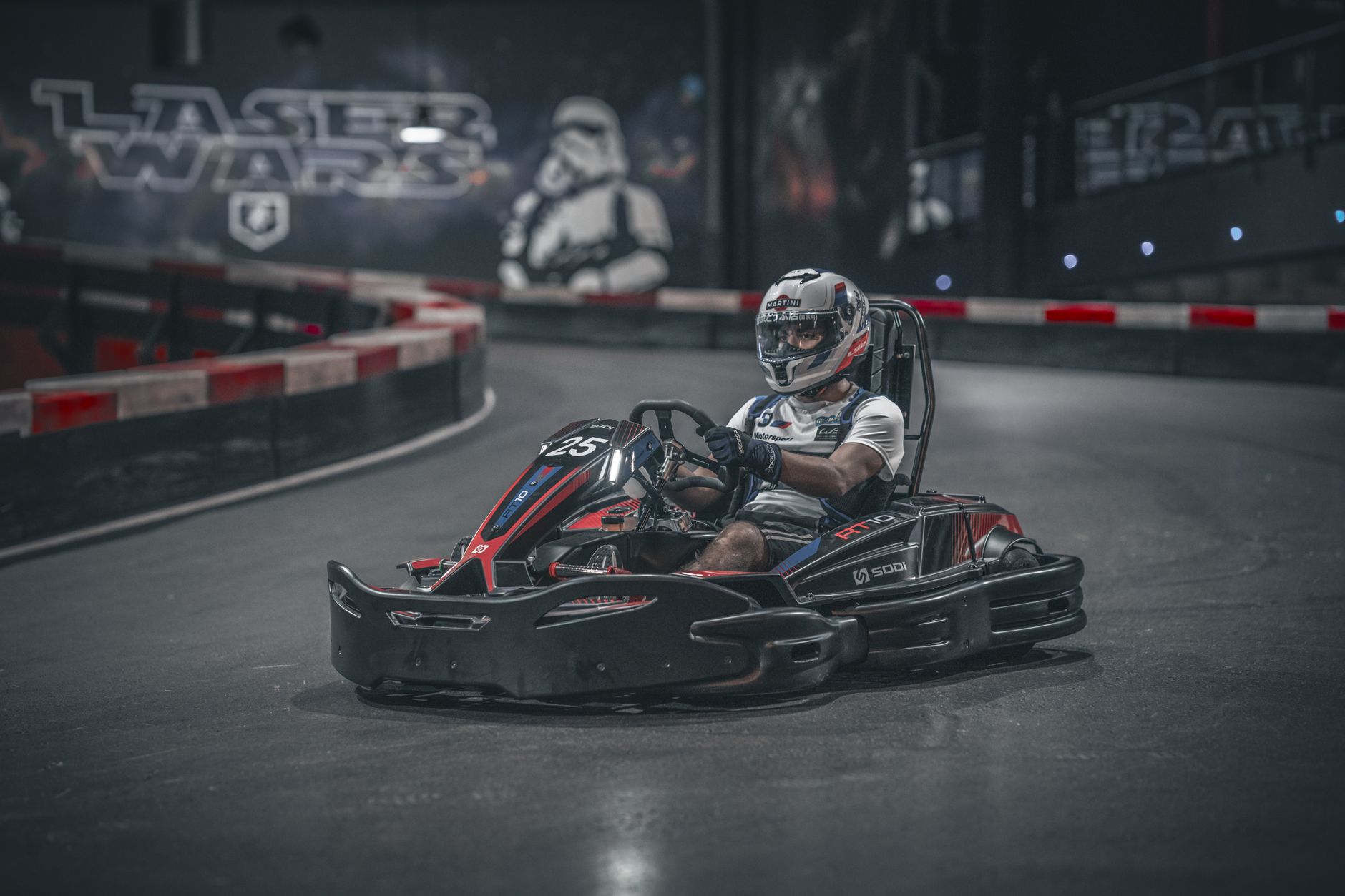 Smile World à Bercy 2 : le complexe multi-loisirs au service des familles — piste de karting intérieur