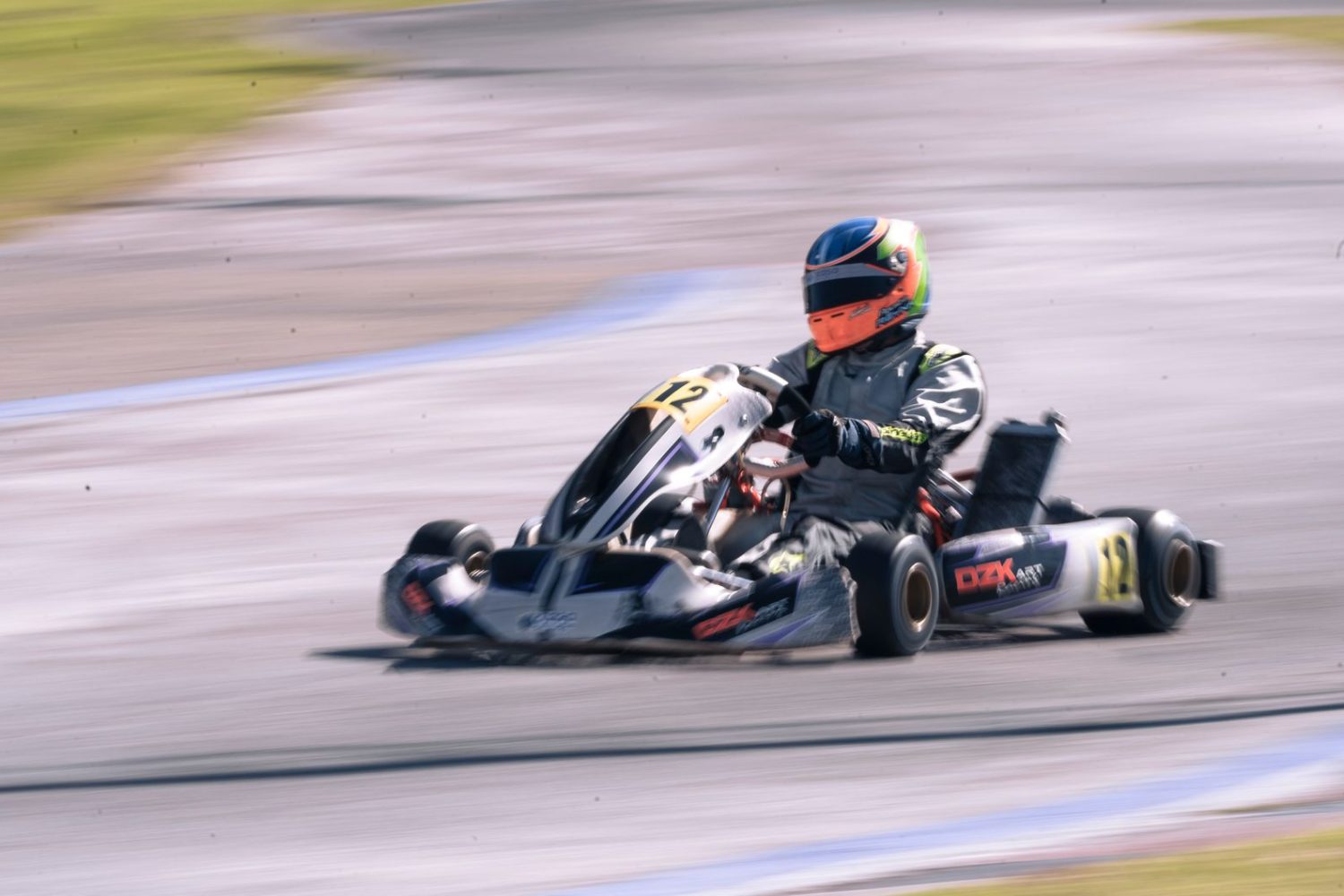 Offrir un cadeau karting : box, coffret et bons à imprimer