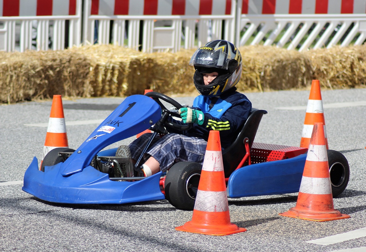 Prix d’un kart neuf : repères concrets pour familles et passionnés — piste de karting en extérieur