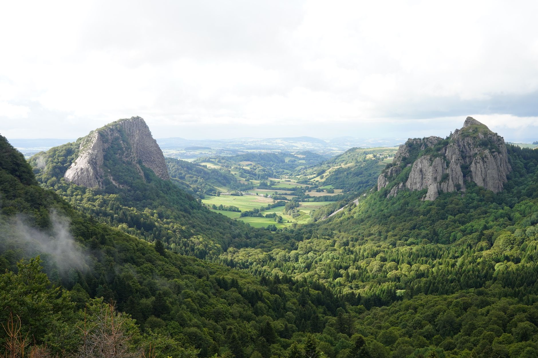 Tourisme dans le Lot : choisir un secteur avant de prendre la route — sentier de randonnée pittoresque dans le Lot
